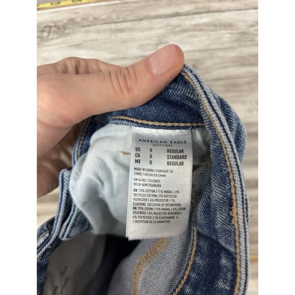 American Eagle Womens Mom Jeans Size 0 Regular Medium Wash Denim Straight - Picture 14 of 16